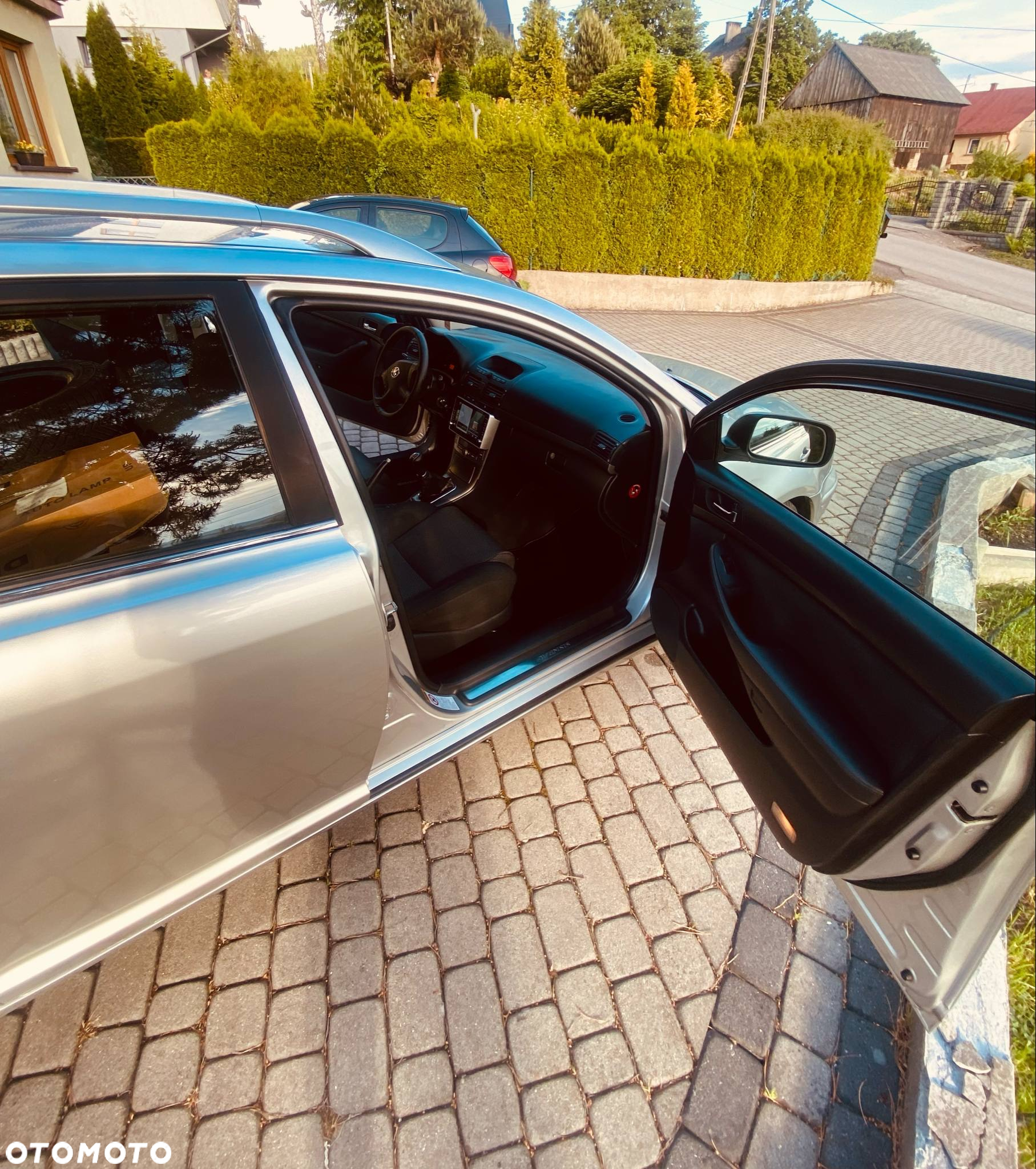 Toyota Avensis - 6