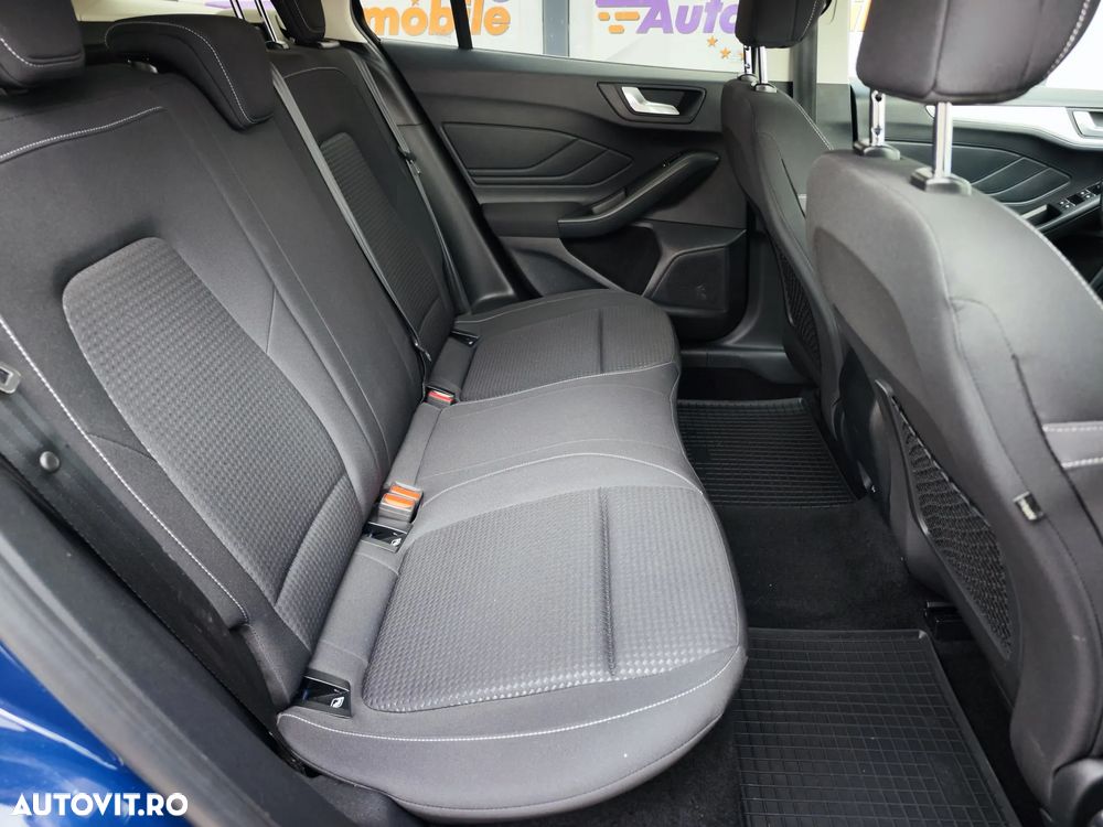Ford Focus 1.0 EcoBoost Trend - 32