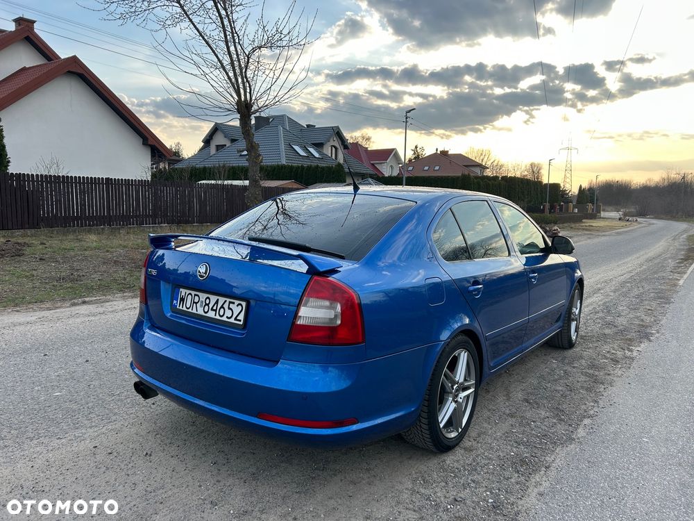 Skoda Octavia 2.0 TSI RS - 9