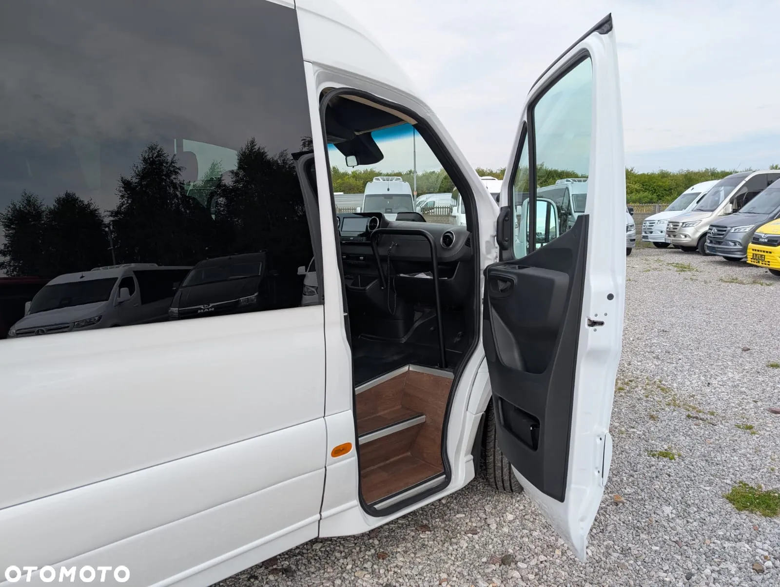 Mercedes-Benz Sprinter 517 - 13