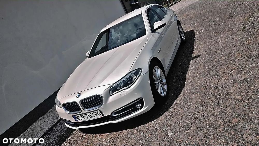 BMW Seria 5 525d xDrive Luxury Line - 7