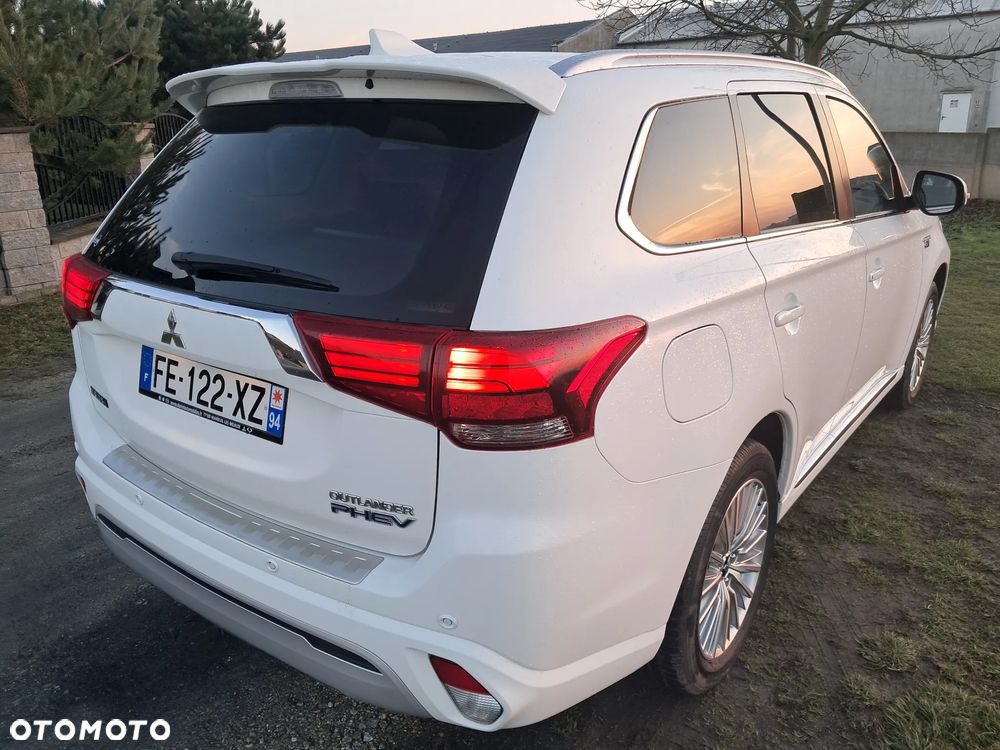 Mitsubishi Outlander 2.4 4WD Spirit - 4