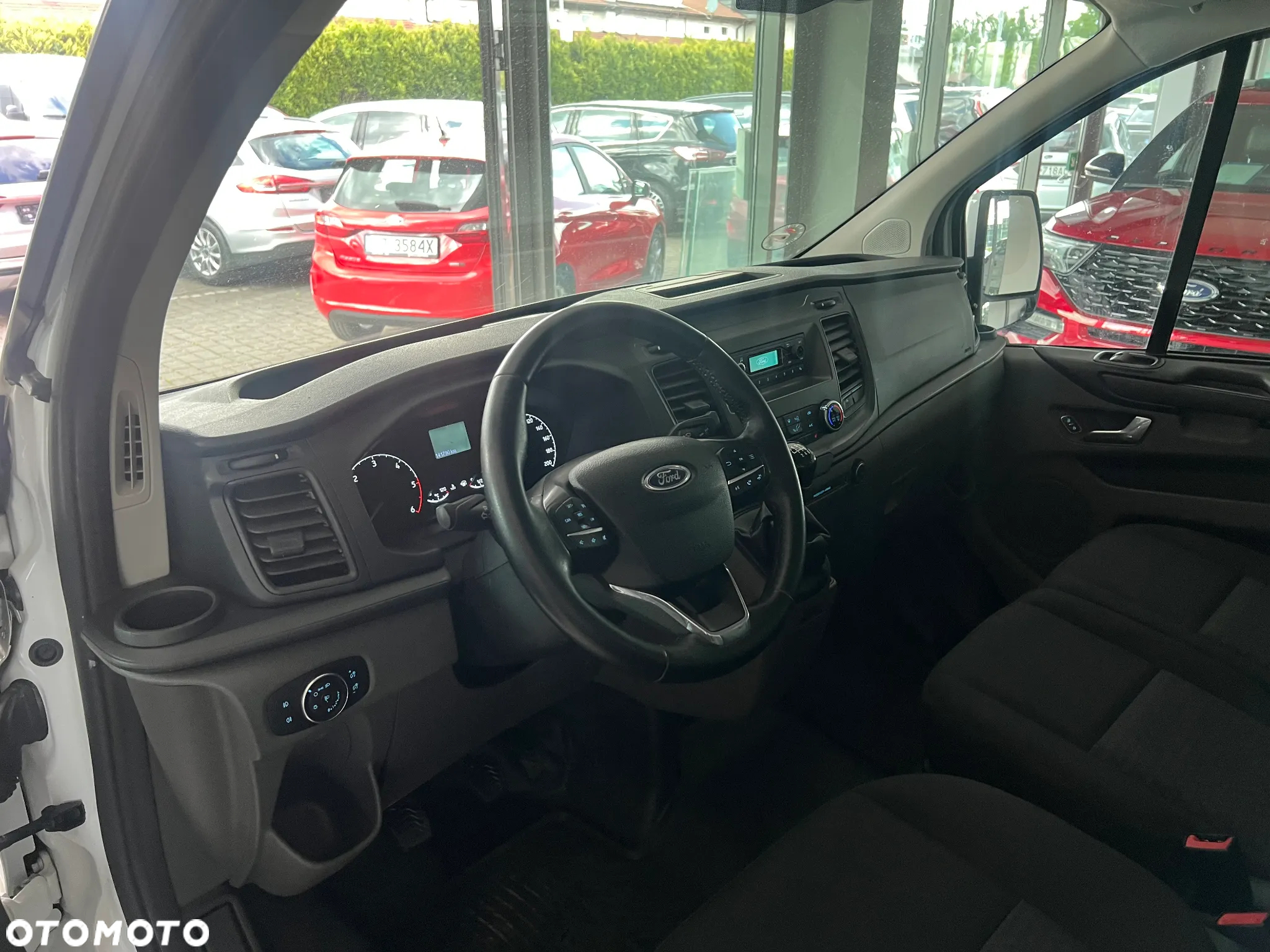 Ford Custom - 21
