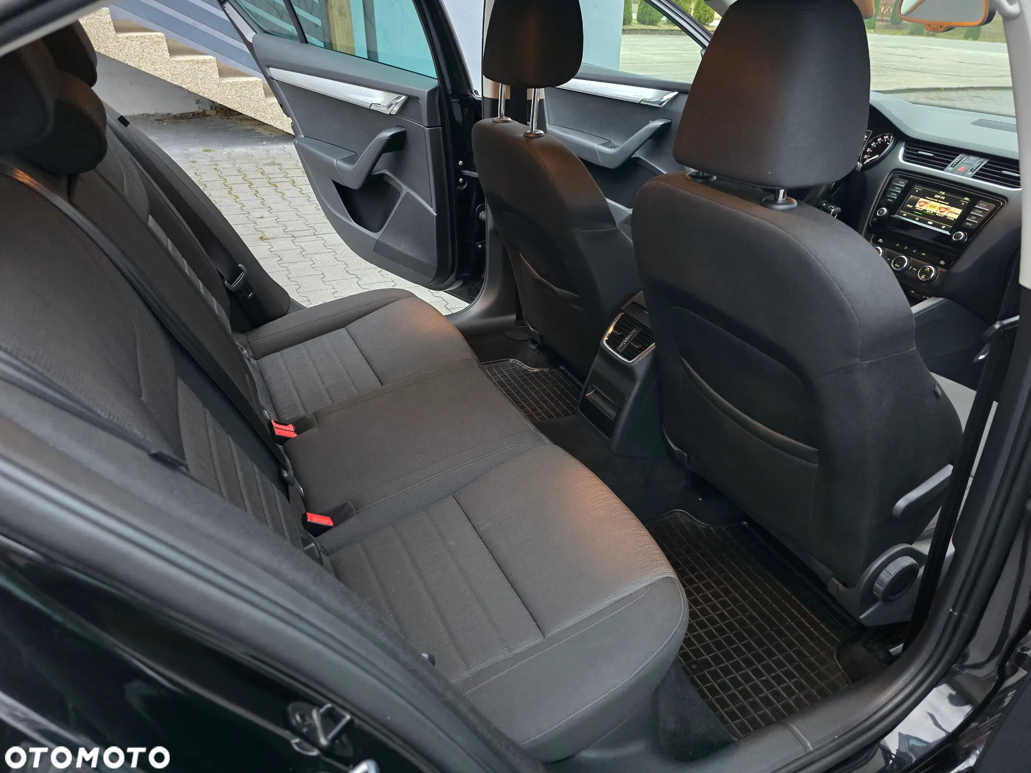 Skoda Octavia 2.0 TDI Elegance DSG - 8