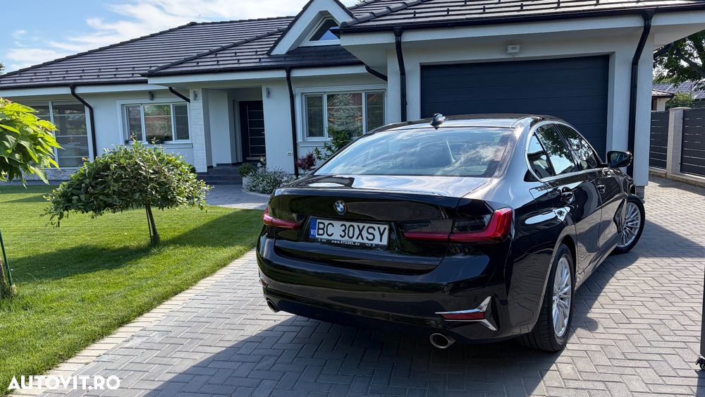 BMW Seria 3 320i Aut. Luxury Line - 35