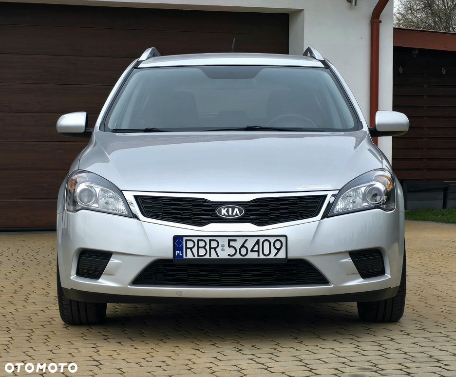 Kia Ceed - 13