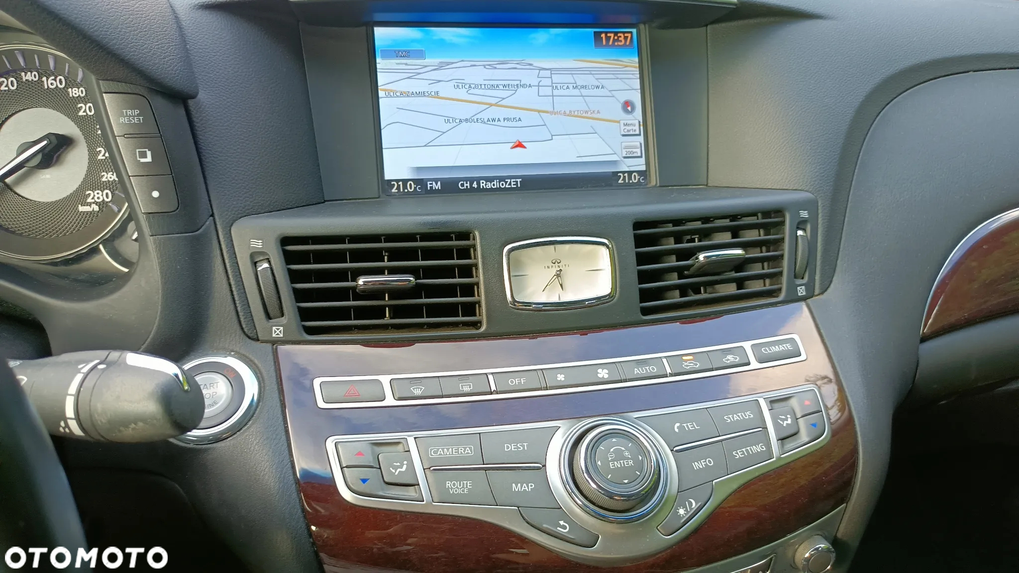 Infiniti Q70 - 18