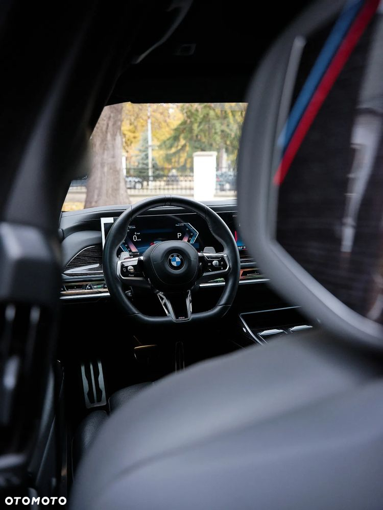BMW Seria 7 - 11