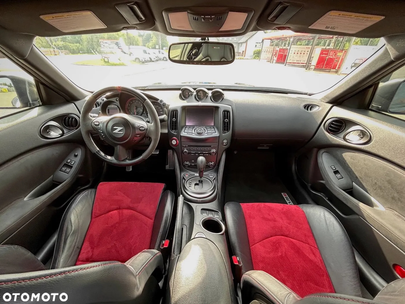 Nissan 370 Z - 28