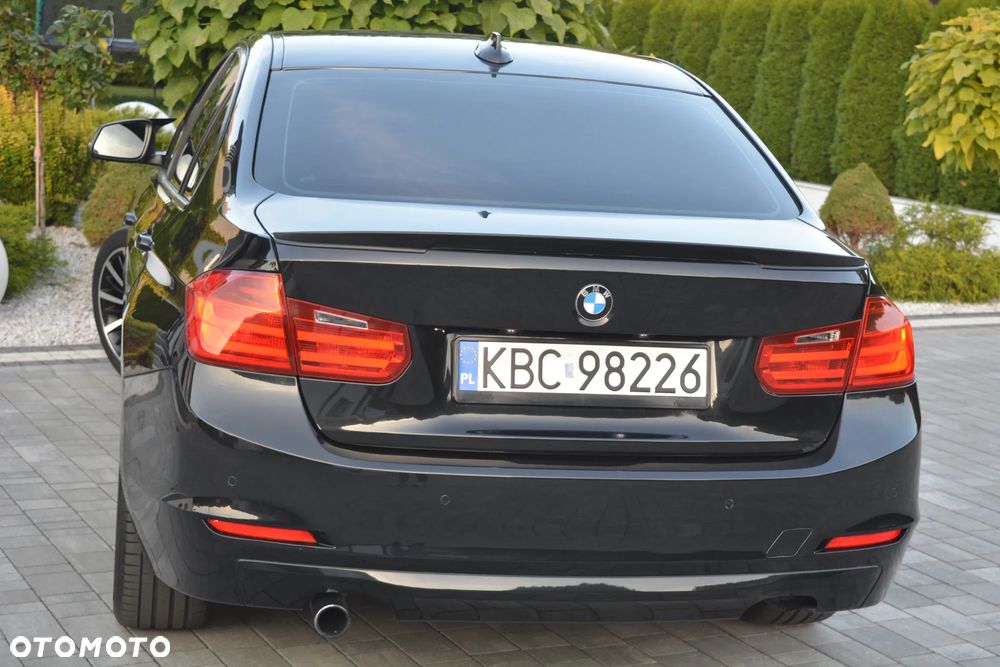BMW Seria 3 316d Edition M Sport Shadow - 34