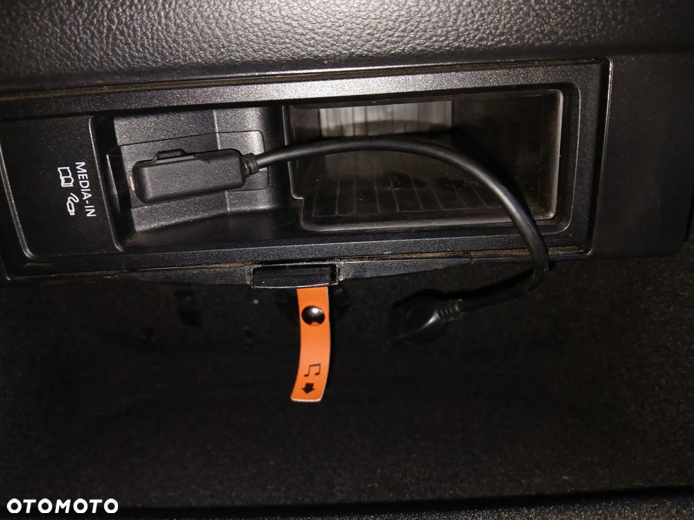 Volkswagen Passat 2.0 TDI DSG BlueMotion Technology Highline - 14