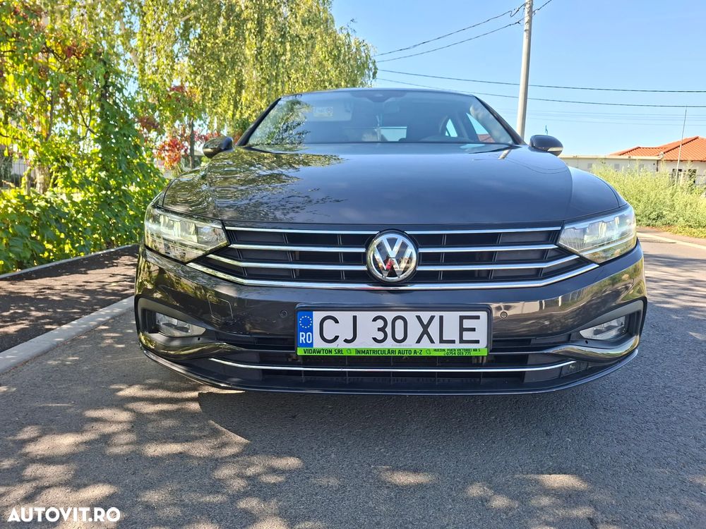 Volkswagen Passat 1.6 TDI SCR DSG Trendline - 18