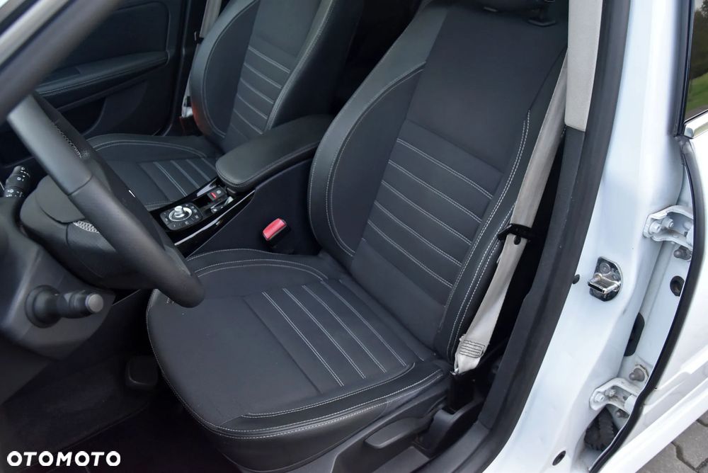 Renault Laguna dCi 110 FAP Bose Edition - 4