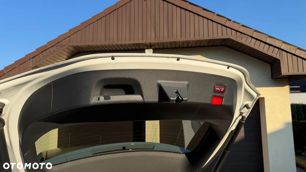 Mercedes-Benz CLA 200 7G-DCT AMG Line - 5