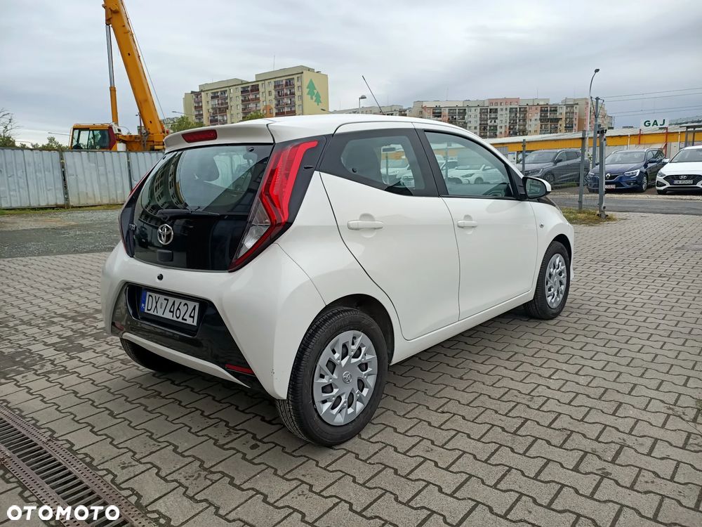 Toyota Aygo x-play - 5