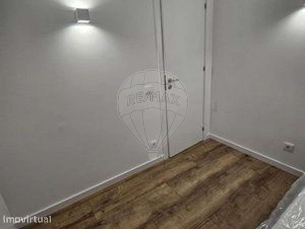 Moradia T1 para venda - Grande imagem: 2/13
