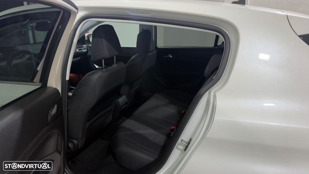 Peugeot 308 PureTech 130 Allure - 13