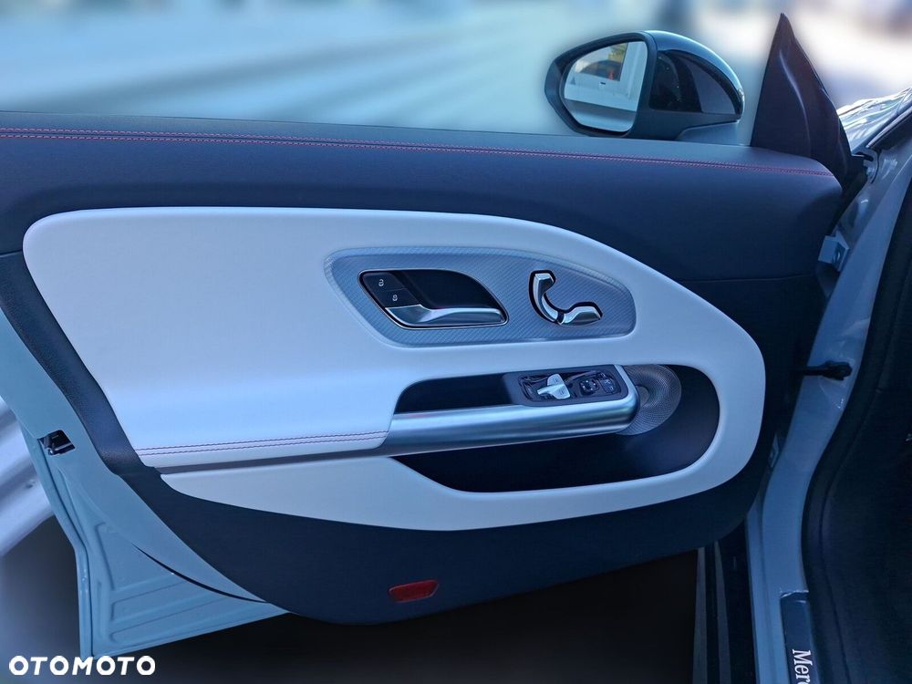 Mercedes-Benz CLA - 17