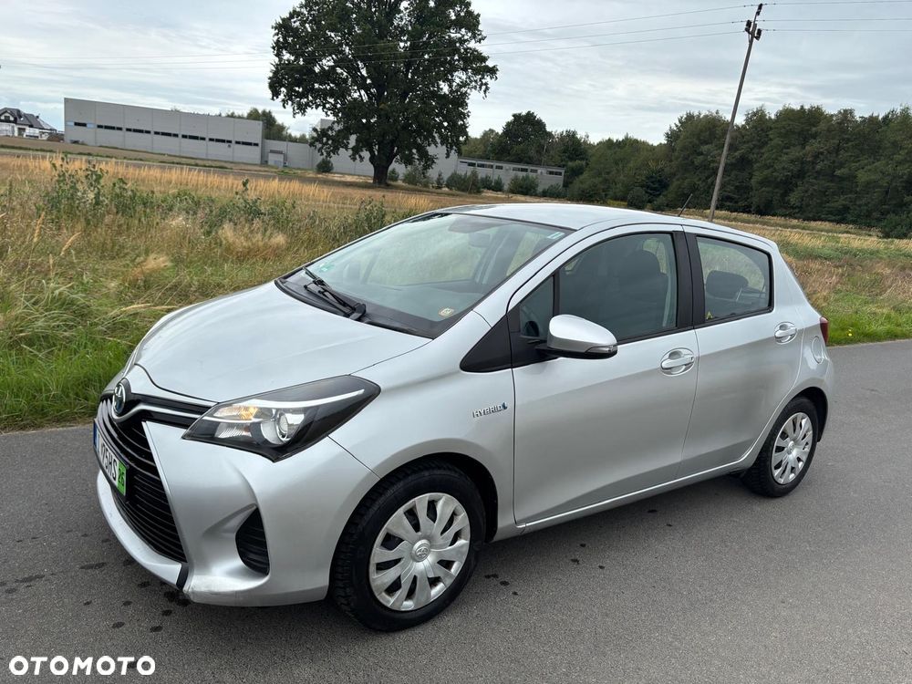 Toyota Yaris Hybrid 100 Sol - 31