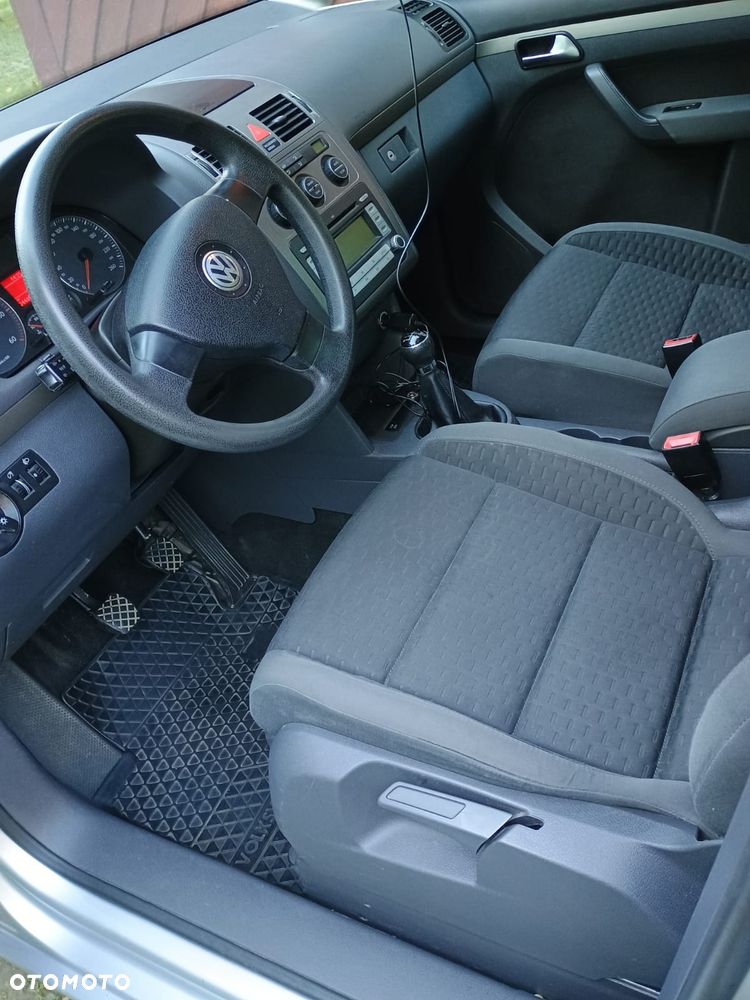 Volkswagen Touran - 3