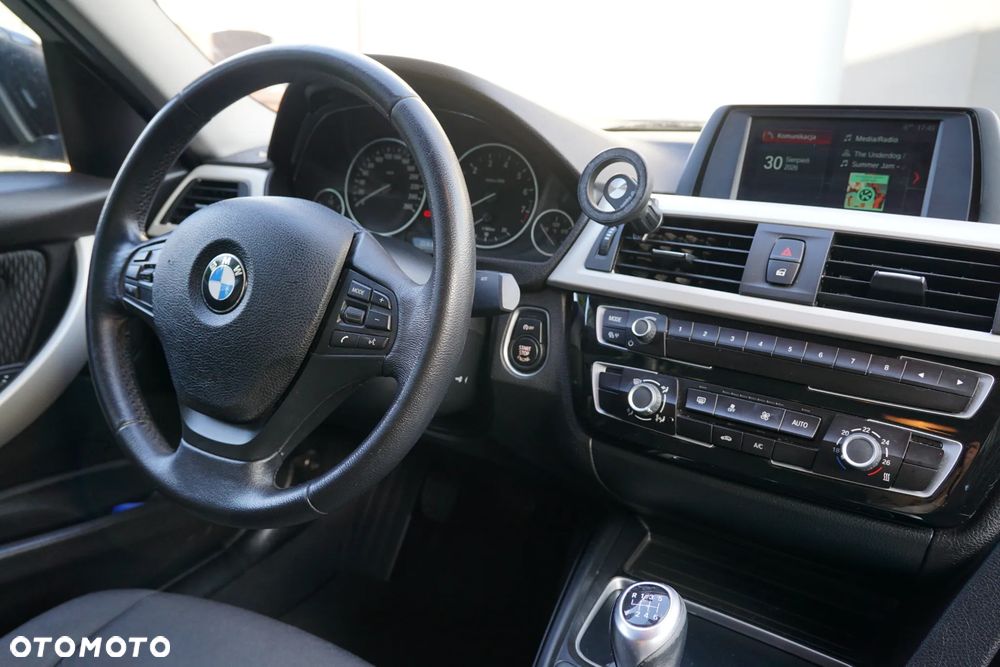 BMW Seria 3 318i - 19