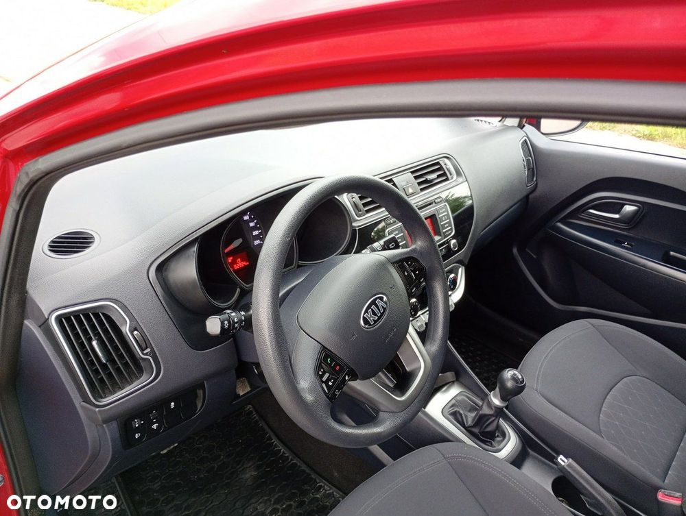 Kia Rio - 14