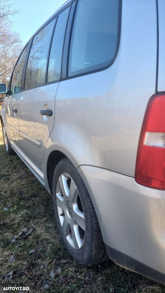 Volkswagen Touran - 2
