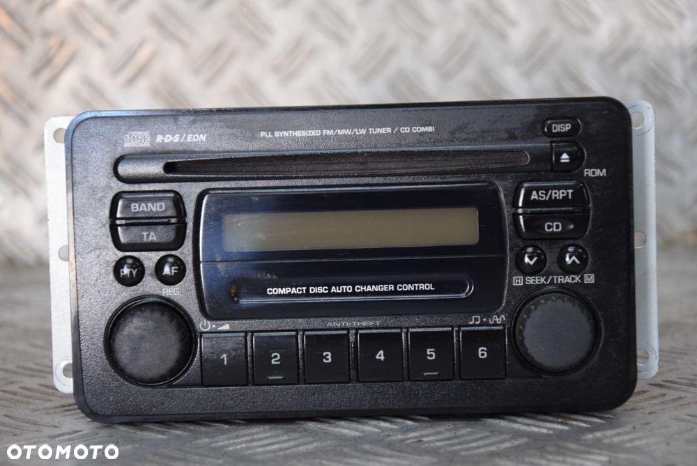 SUZUKI JIMNY RADIO CLARION - 1