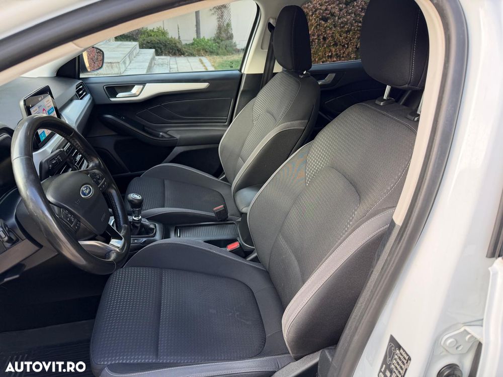 Ford Focus - 10