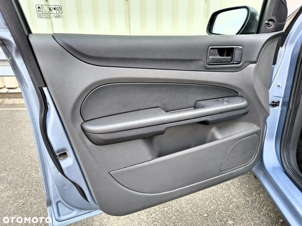 Ford Focus 1.6 Comfort - 19