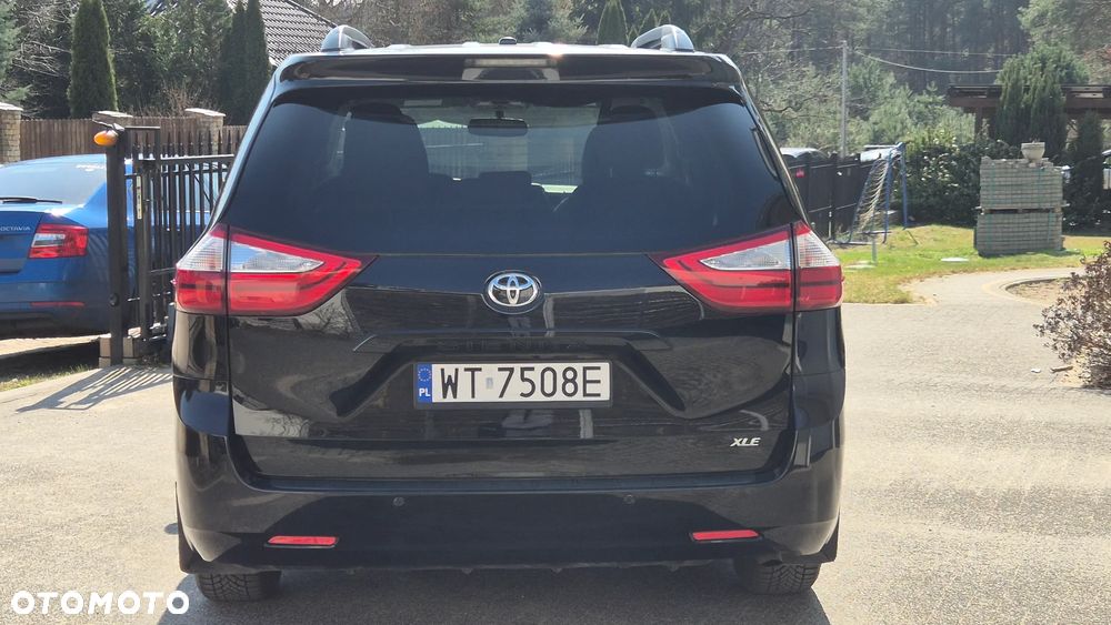 Toyota Sienna 3.5 V6 - 8