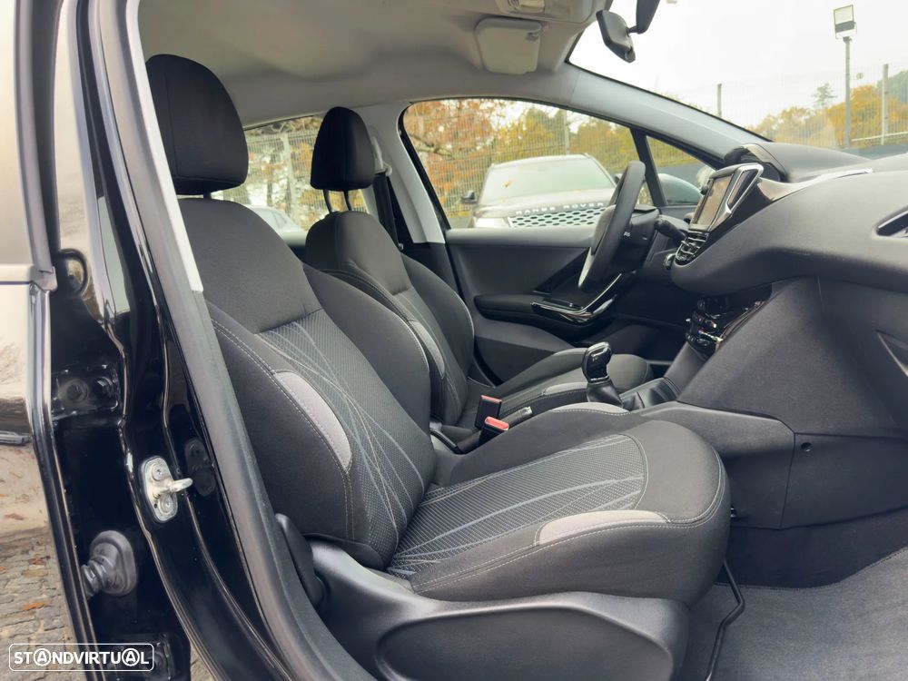 Peugeot 208 HDi 68 Access - 26