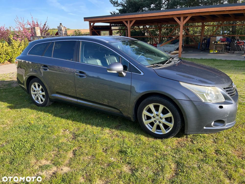 Toyota Avensis 2.0 D-4D - 1