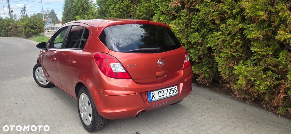 Opel Corsa 1.4 16V Innovation - 11