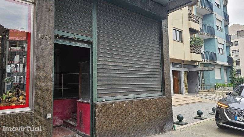 Arrenda-se Loja Bem Situada no Porto - Grande imagem: 2/12