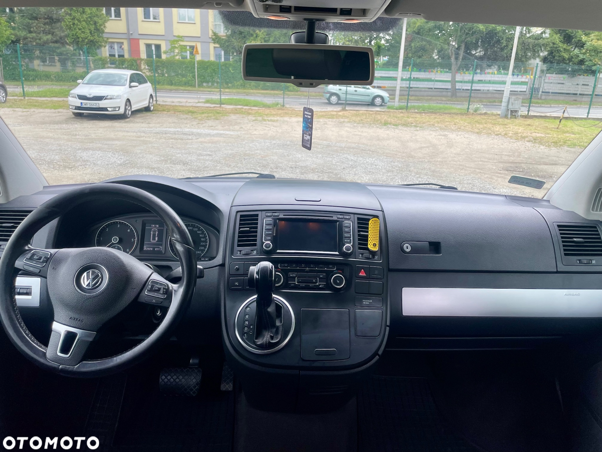 Volkswagen Multivan - 27