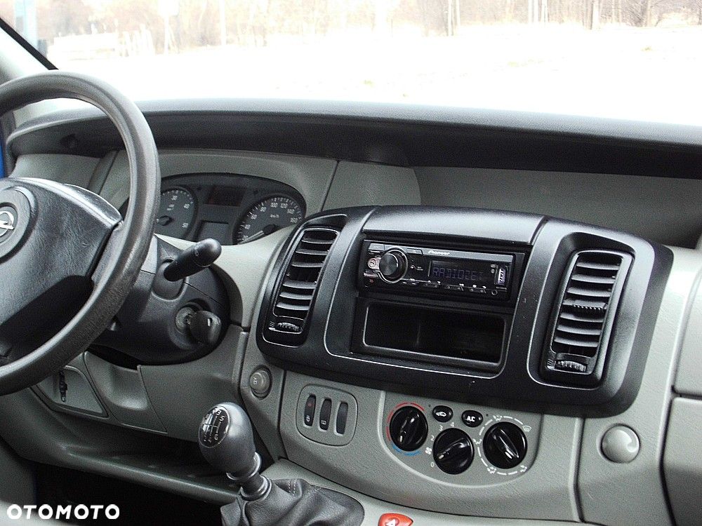 Opel Vivaro - 18