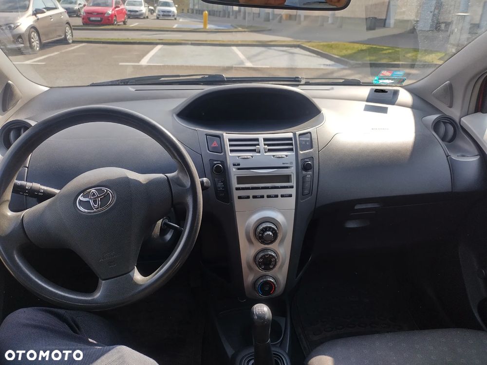 Toyota Yaris 1.0 Luna - 6