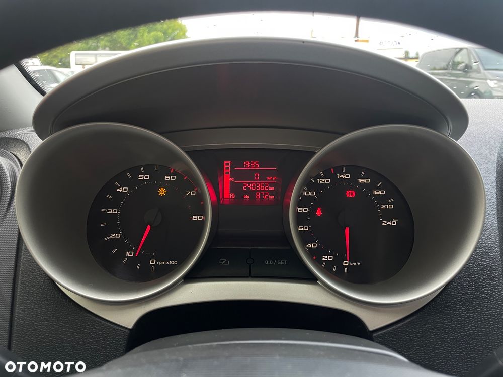 Seat Ibiza SC 1.6 16V Sport - 14