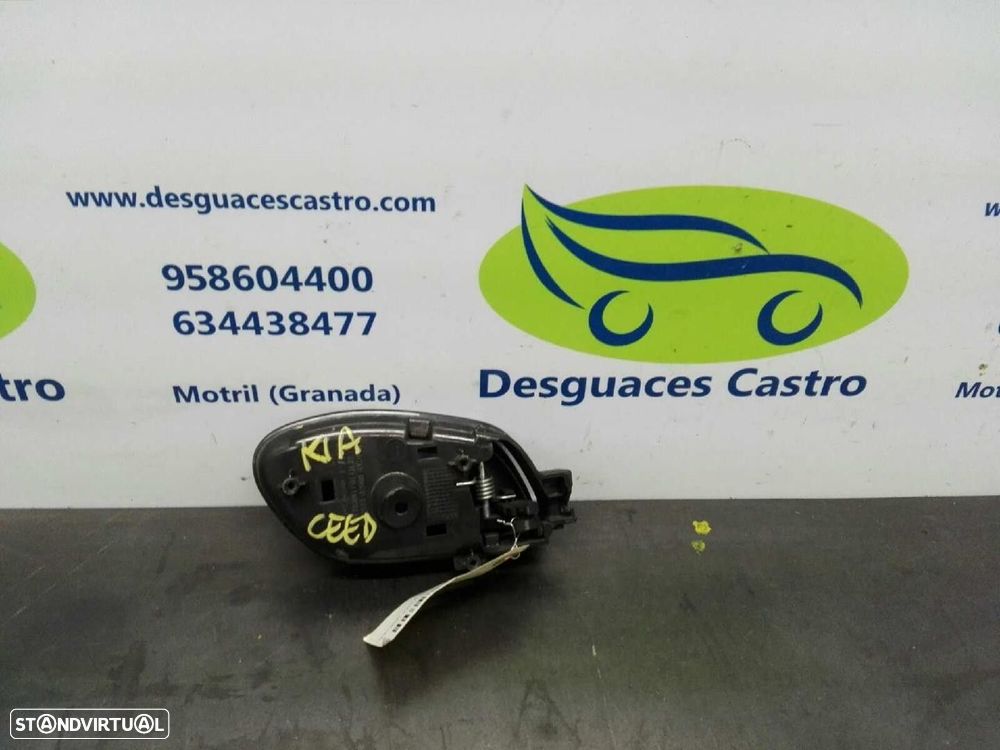 MANIPULO INTERIOR FRONTAL ESQUERDO KIA CEED 2013 -82613A2000 - 1