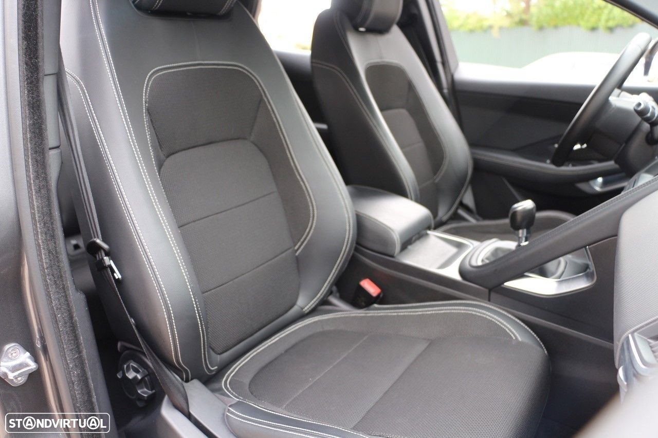 Jaguar E-Pace 2.0 i4D R-Dynamic - 16