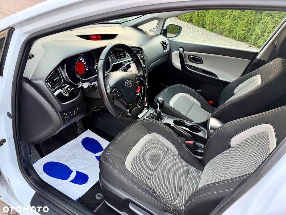 Kia Ceed - 30