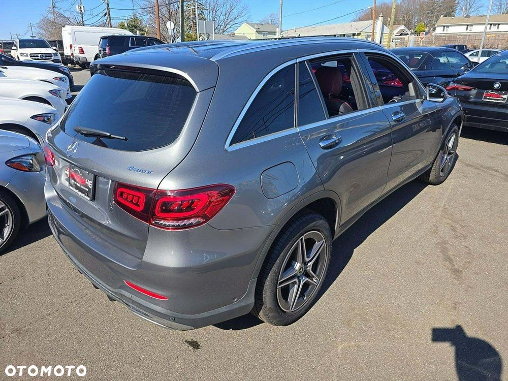 Mercedes-Benz GLC 300 4Matic 9G-TRONIC AMG Line - 3