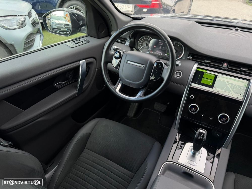 Land Rover Discovery Sport P300e Dynamic SE - 28