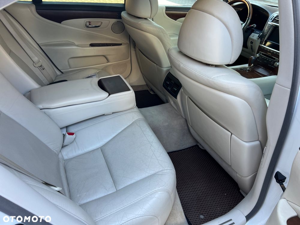 Lexus LS 460 Elegance - 19