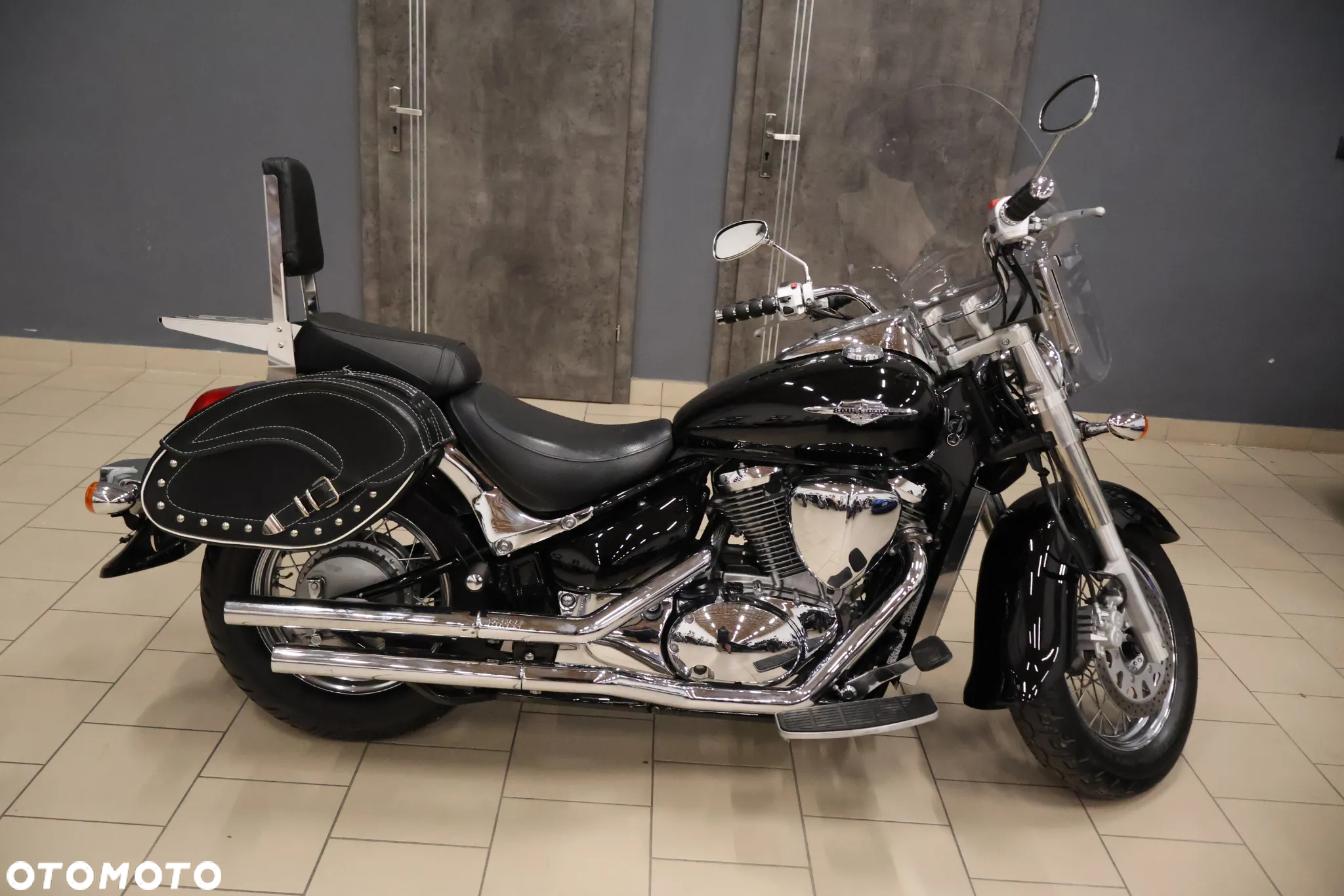 Suzuki VL 800 Volusia - Boulevard C50 - 3