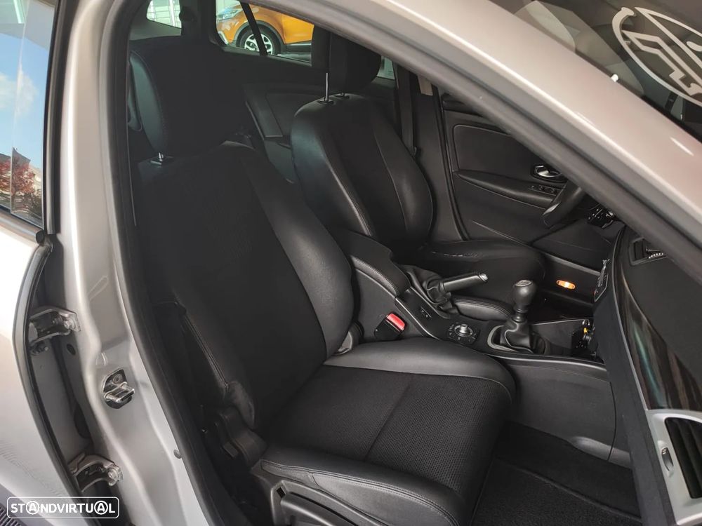 Renault Mégane Sport Tourer 1.5 dCi Luxe CO2 Champion - 24