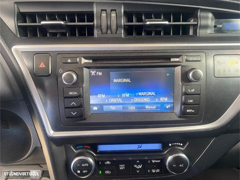 Toyota Auris Touring Sports 1.4 D-4D Com+P.Sport - 43