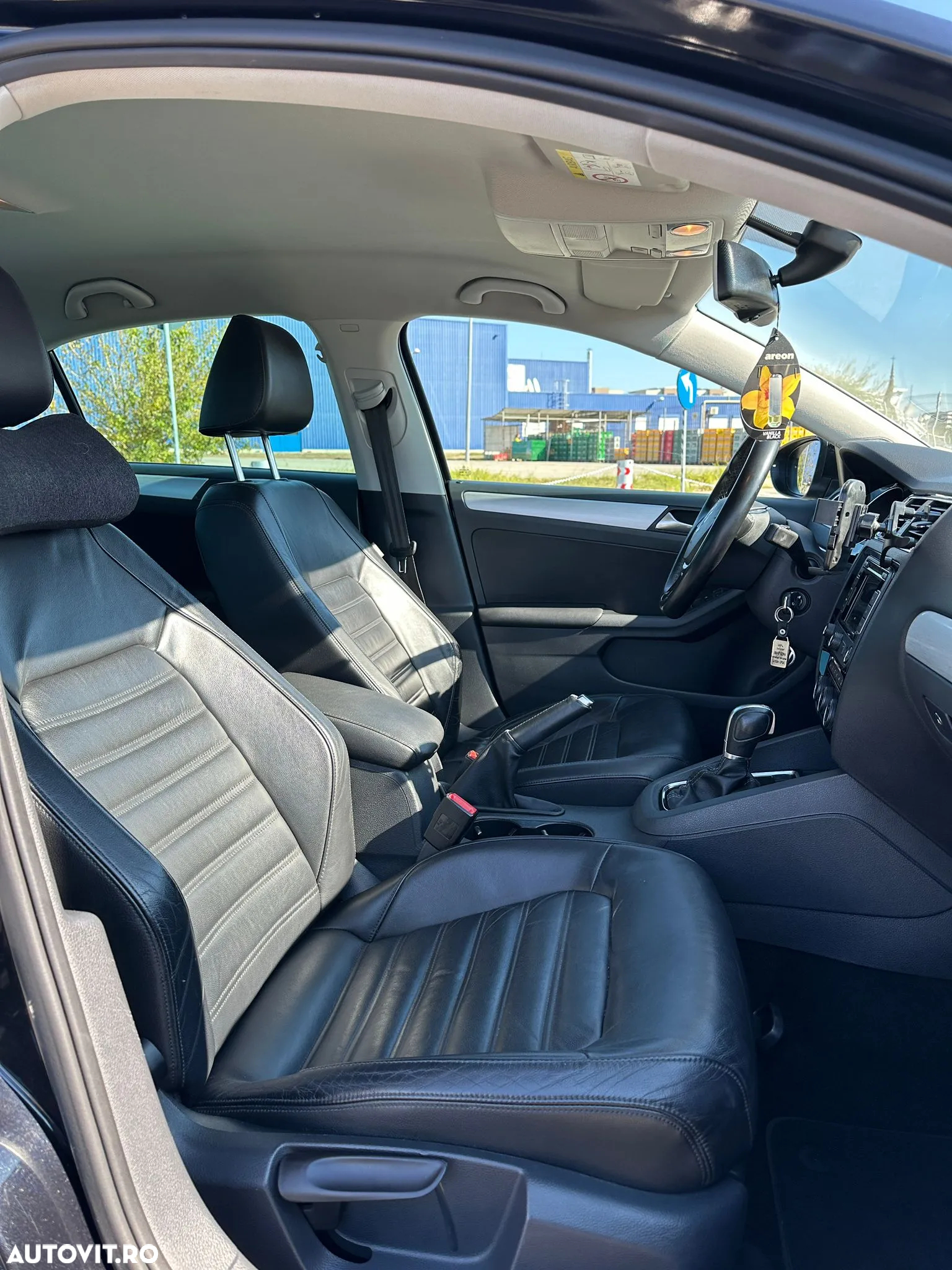 Volkswagen Jetta - 16