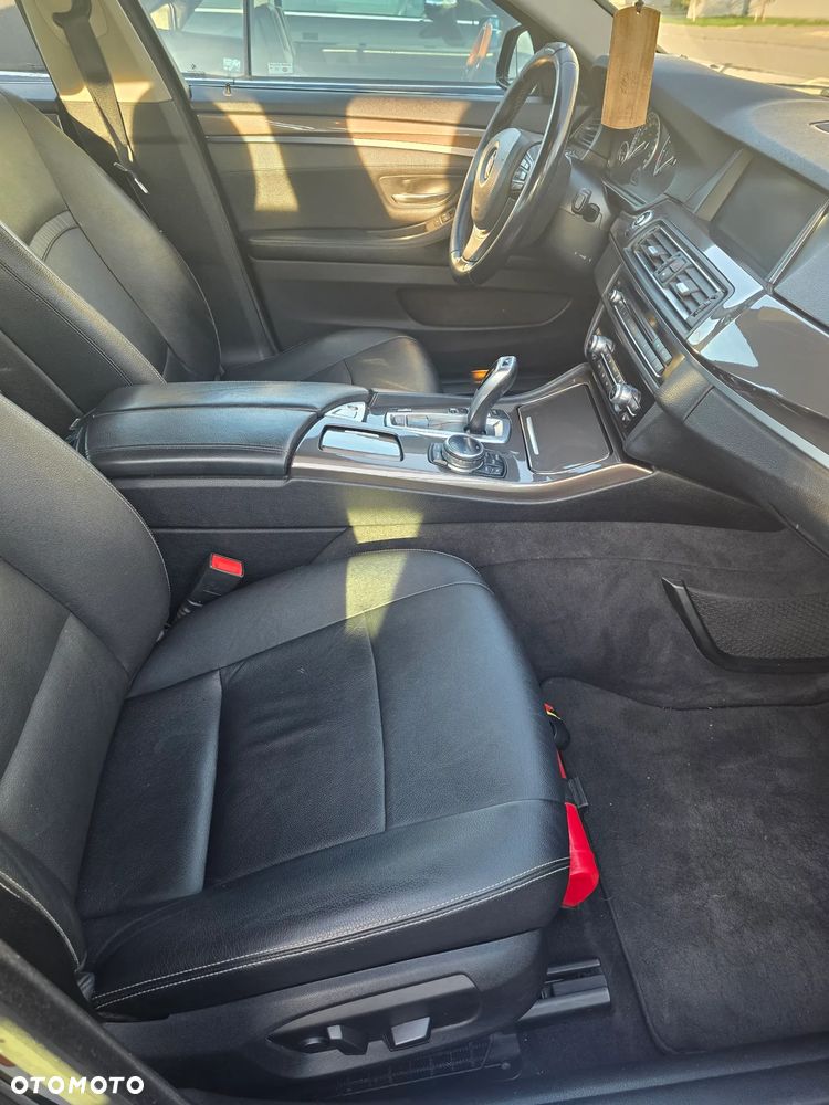 BMW Seria 5 520d Luxury Line - 14